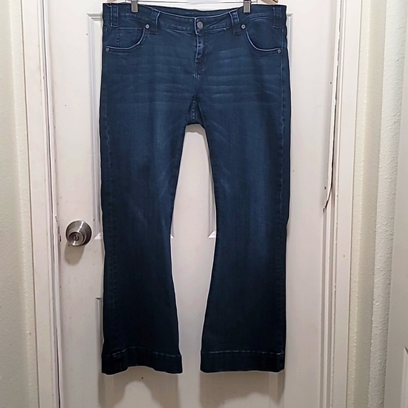 ROCK & ROLL COWGIRL WOMEN'S TROUSER DENIM JEAN BELL LEG  PANTS size  36 x 32 - Picture 1 of 9